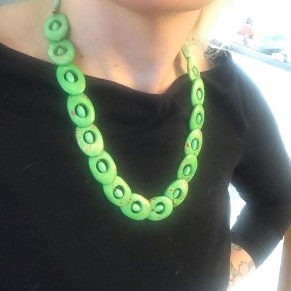 Vintage green stone necklace - Picture 2 of 7